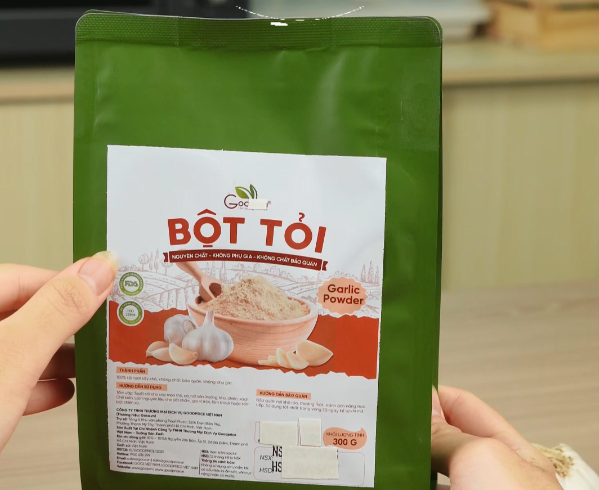 Why Do So Many People Choose Garlic Powder Instead of Fresh Garlic?