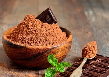Effective skin care with pure cocoa powder at home