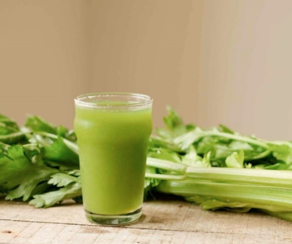 Lợi ích uống nước cần tây và lưu ý cần tránh