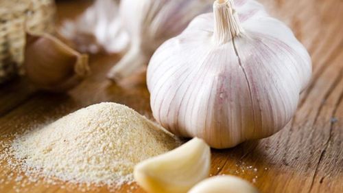 Garlic powder and its uses for health